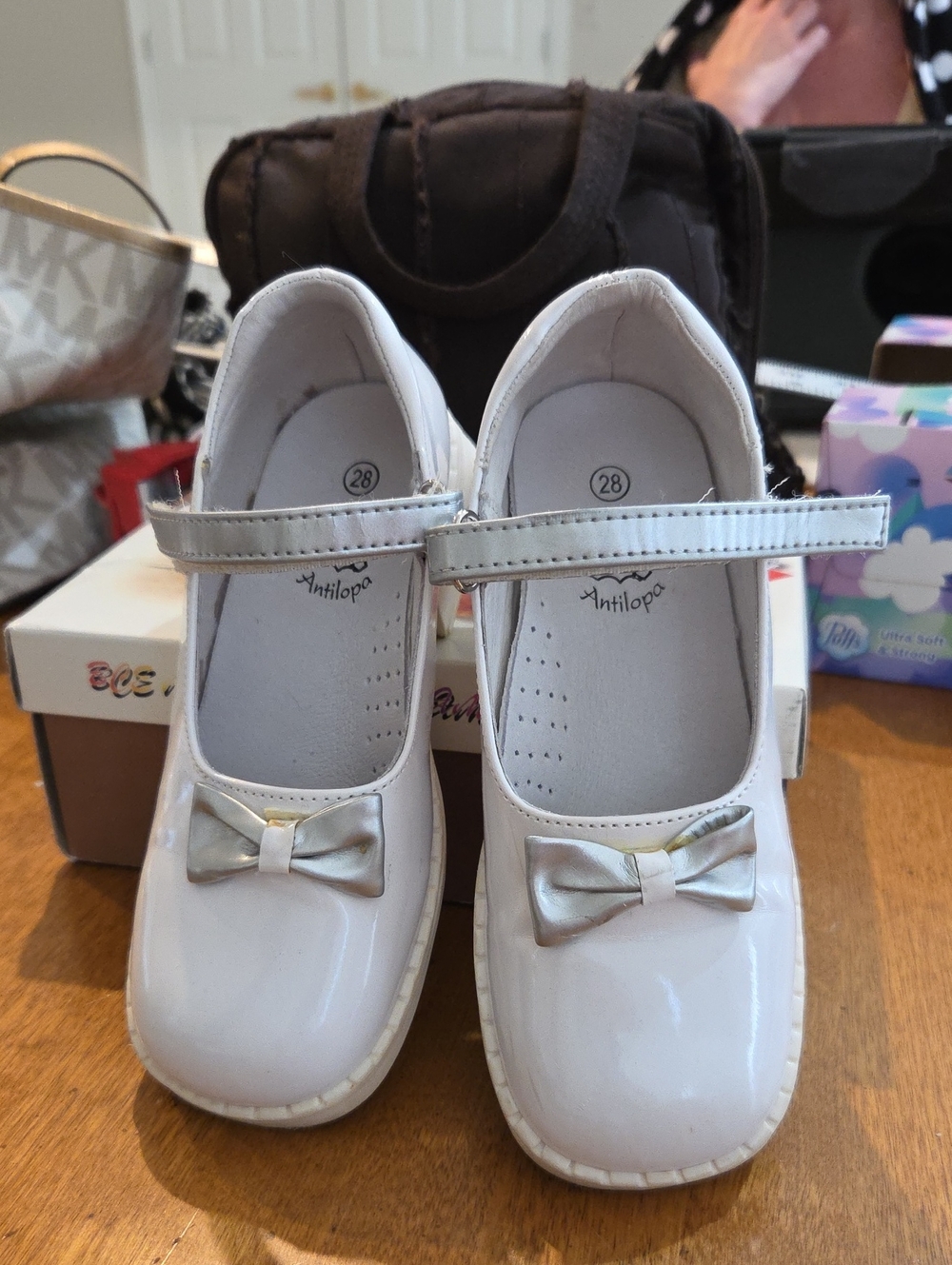 Vintage European Size 28 Girls' White Mary Jane Shoes with Bow